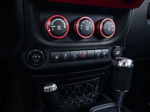 Used 2016 Jeep Wrangler Unlimited Sahara w/ Max Tow Package image 10