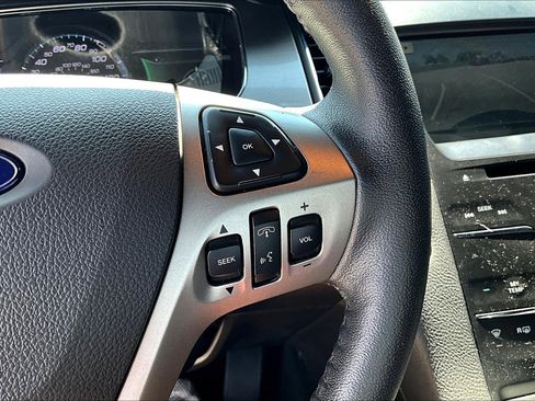 Used 2018 Ford Taurus SEL w/ Equipment Group 201A image 23