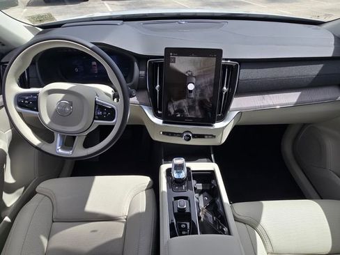 New 2026 Volvo XC90 T8 Ultra w/ Protection Package Premier image 17