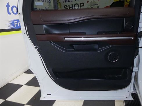 Used 2022 Ford Expedition Max Limited image 28