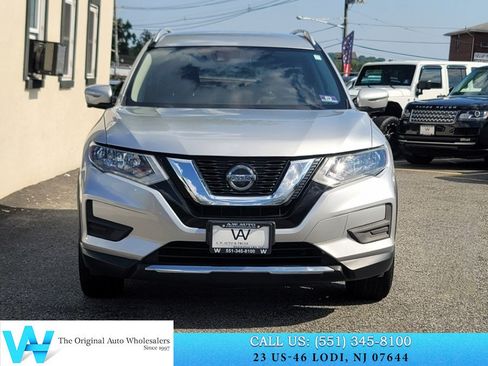 Used 2019 Nissan Rogue SV w/ Premium Package AWD/4WD image 2