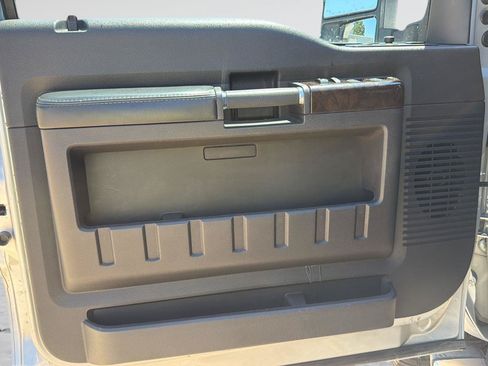 Used 2013 Ford F250 Platinum w/ FX4 Off Road Pkg AWD/4WD image 19