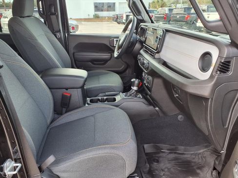 Used 2024 Jeep Wrangler Sport S image 12