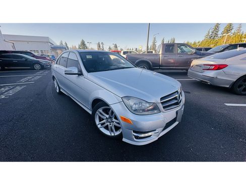 Used 2014 Mercedes-Benz C 250 Sedan image 3