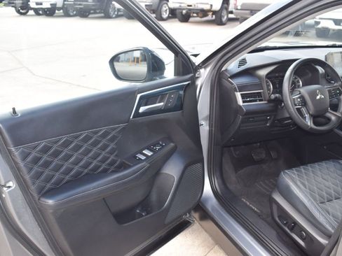 Used 2022 Mitsubishi Outlander SEL image 8