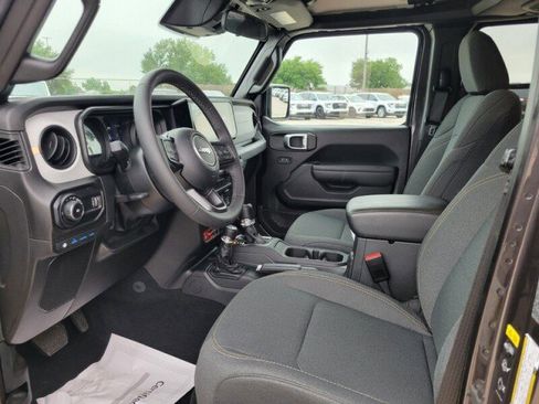 Used 2025 Jeep Wrangler Unlimited Sport S 4xe AWD/4WD image 19