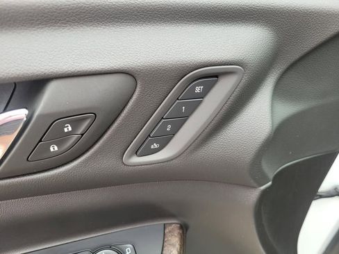 Used 2022 GMC Acadia Denali AWD/4WD image 21