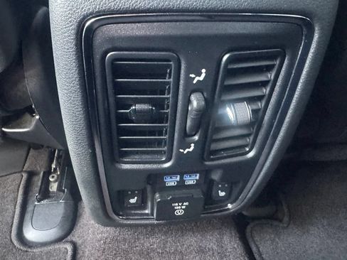 Used 2018 Jeep Grand Cherokee Limited AWD/4WD image 27