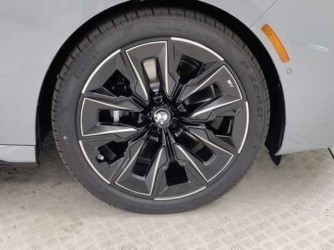 New 2026 BMW 740i w/ Premium Package image 4