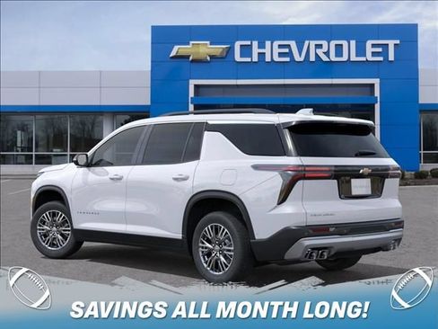 New 2027 Chevrolet Traverse LT w/ Driver Confidence Package FWD image 3