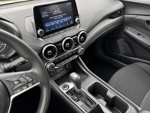 Used 2025 Nissan Sentra SV FWD image 17