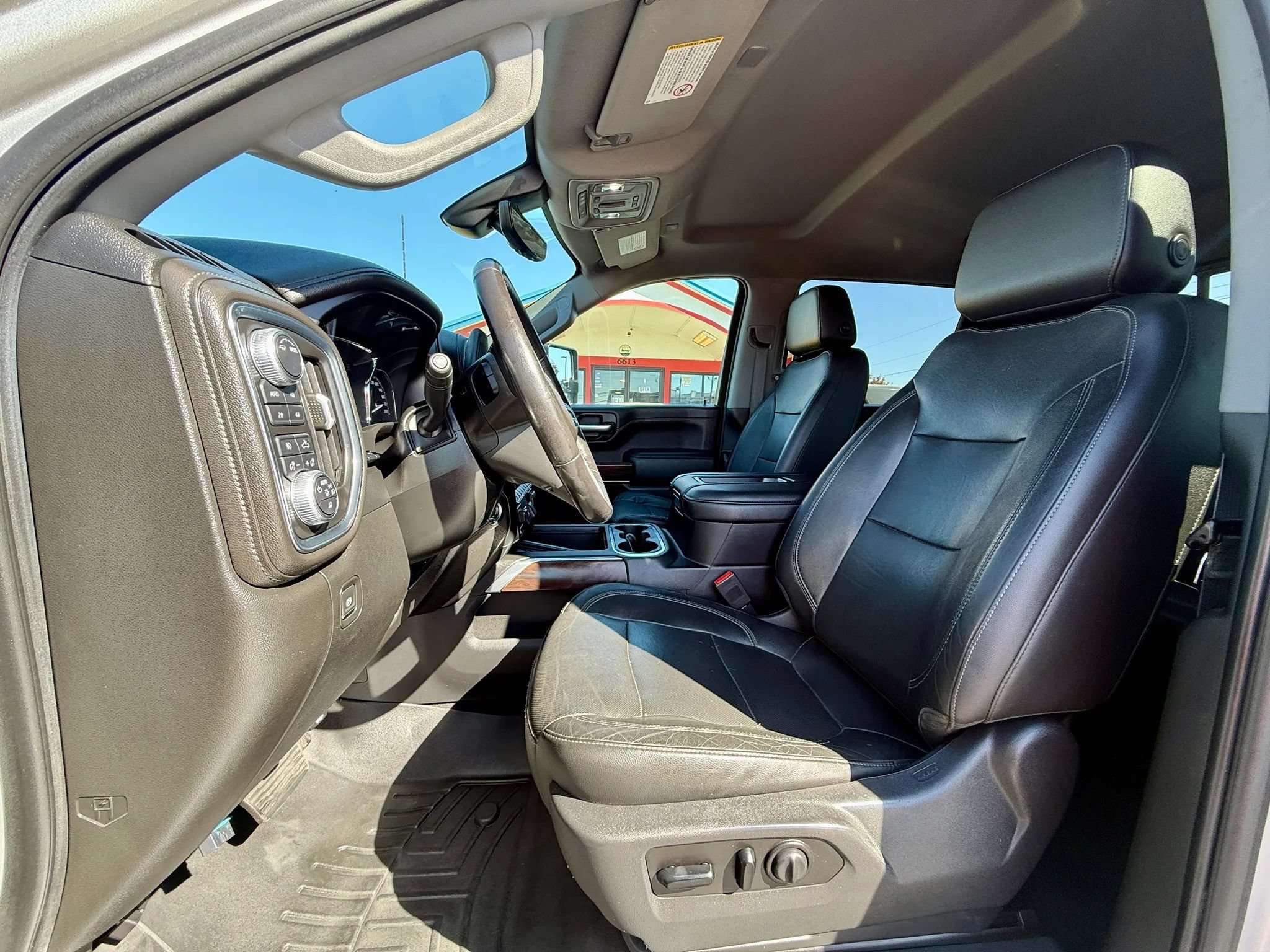 Used 2020 GMC Sierra 3500 SLT w/ Technology Package AWD/4WD image 9