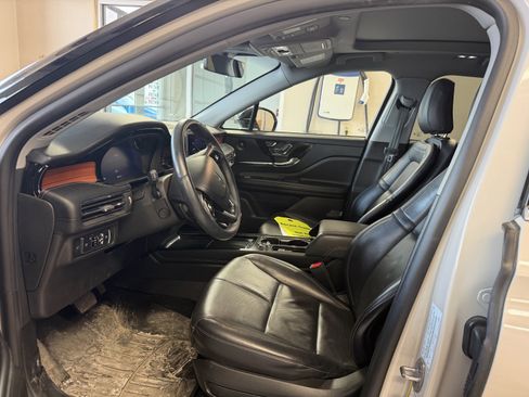 Used 2022 Lincoln Corsair Reserve w/ Luxury Package image 7