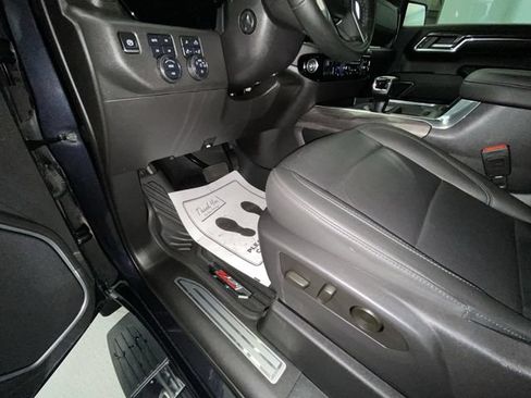 Used 2024 Chevrolet Silverado 1500 LTZ AWD/4WD image 12