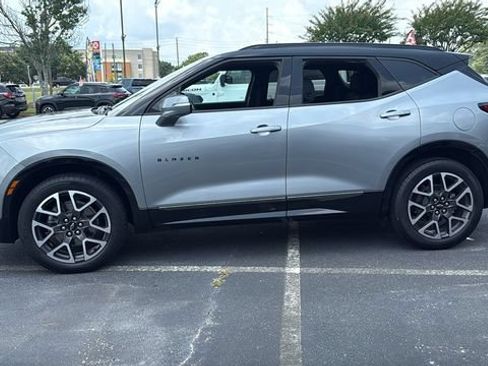 Used 2023 Chevrolet Blazer RS w/ Driver Confidence II Package FWD image 4