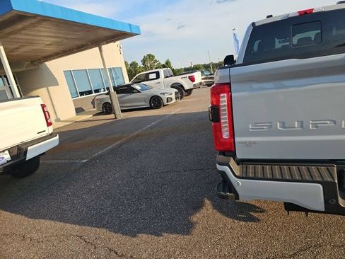 Used 2026 Ford F350 XLT w/ XLT Premium Package AWD/4WD image 6