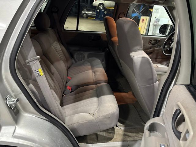 Used 2004 Chevrolet Blazer LS w/ Preferred Equipment Group AWD/4WD image 18