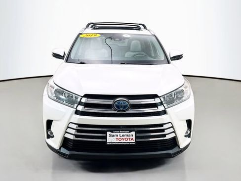 Used 2019 Toyota Highlander Limited Platinum AWD/4WD image 2
