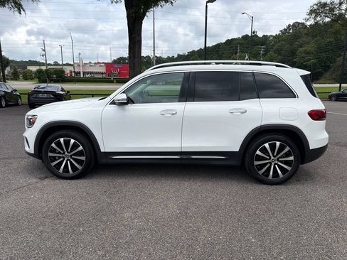 Used 2022 Mercedes-Benz GLB 250 w/ Premium Package image 7