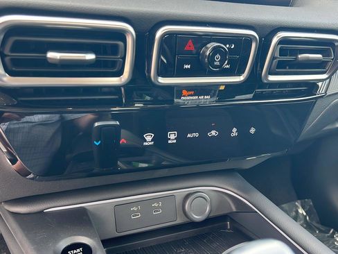 New 2026 Nissan Sentra SR w/ Floor Mat Package FWD image 26