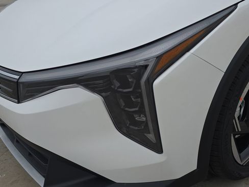 New 2025 Kia K4 EX image 10