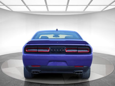 Used 2019 Dodge Challenger SXT w/ Plus Package image 7
