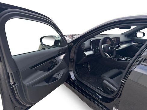 New 2026 BMW 530i xDrive w/ M Sport Package image 19