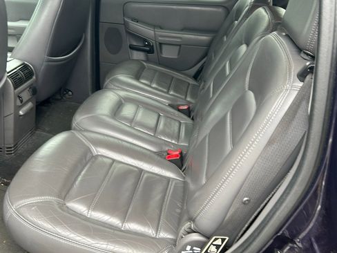 Used 2002 Ford Explorer XLT image 5