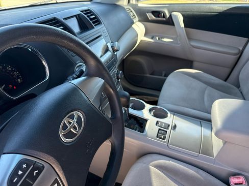Used 2011 Toyota Highlander 4WD image 34
