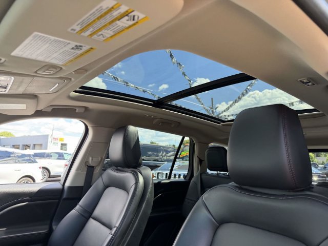 Certified 2023 Lincoln Aviator AWD w/ Premium Package image 12