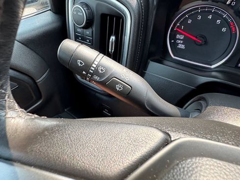 Used 2021 Chevrolet Silverado 1500 LT AWD/4WD image 16