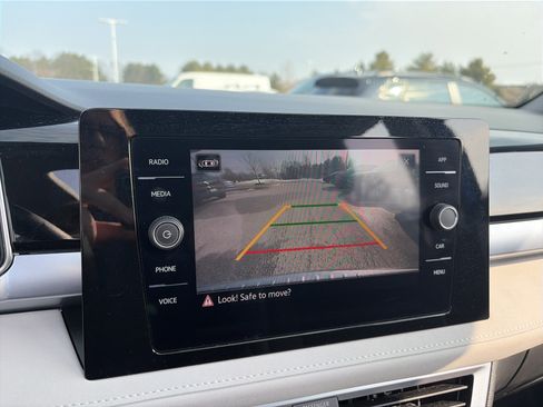 New 2025 Volkswagen Taos SE image 30