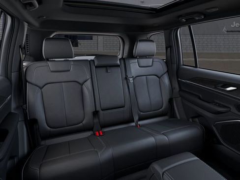 New 2026 Jeep Grand Cherokee Limited image 15