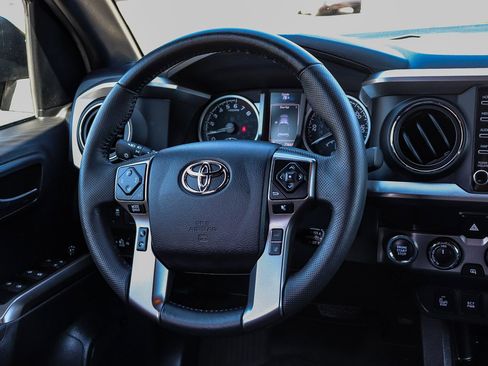 Used 2022 Toyota Tacoma Limited w/ Nightshade Package AWD/4WD image 18