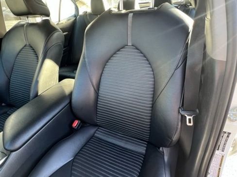 Used 2018 Toyota Camry L image 14