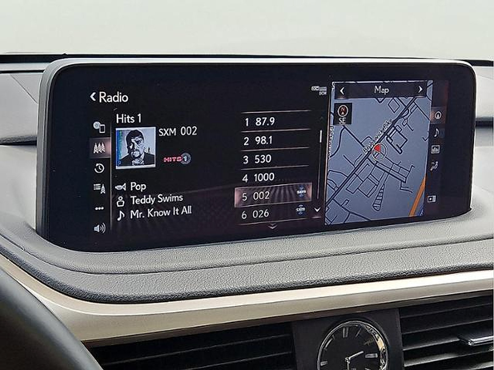 Used 2020 Lexus RX 350L Premium w/ Premium Package AWD/4WD image 18