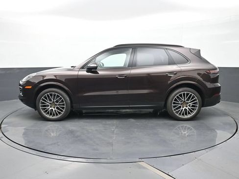 Certified 2023 Porsche Cayenne S Platinum AWD/4WD image 2