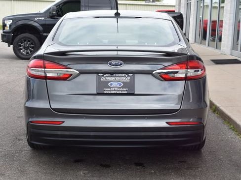Used 2019 Ford Fusion Energi Titanium FWD image 11
