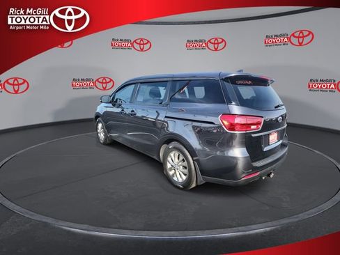 Used 2019 Kia Sedona LX FWD image 6