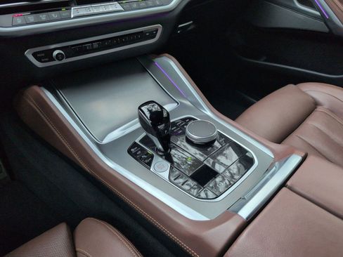 Used 2022 BMW X6 M50i w/ Dynamic Handling Package image 7