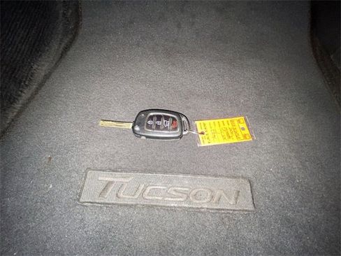 Used 2021 Hyundai Tucson SE image 27