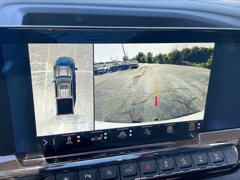 Used 2024 Chevrolet Silverado 1500 ZR2 w/ Technology Package AWD/4WD image 17