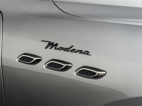 Used 2022 Maserati Levante Modena image 19