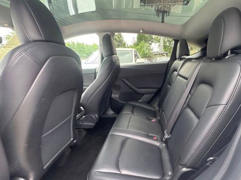 Used 2021 Tesla Model Y Long Range AWD/4WD image 9