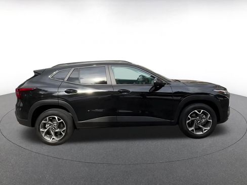 Used 2025 Chevrolet Trax LT image 16