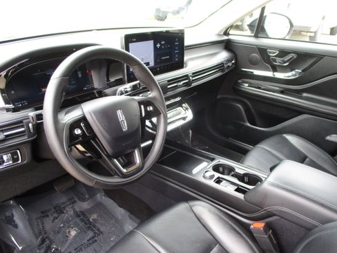 Used 2023 Lincoln Corsair AWD w/ Equipment Group 101A image 15
