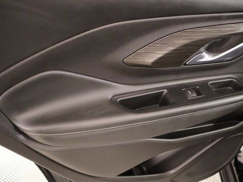 Used 2024 GMC Terrain SLT image 15