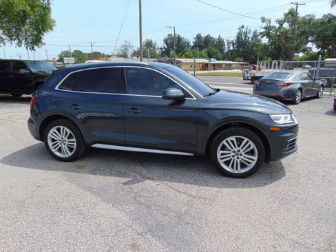 Used 2018 Audi Q5 Prestige w/ Prestige Package AWD/4WD image 3