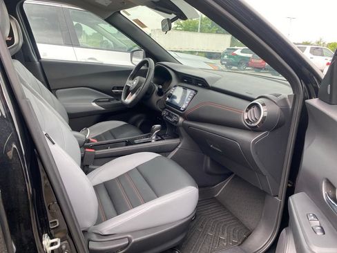 Used 2021 Nissan Kicks SR w/ SR Premium Package FWD image 16