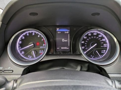 Used 2020 Toyota Camry SE image 11